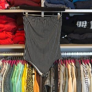 Discovery black/white striped strapless snap bottom bodysuit size L